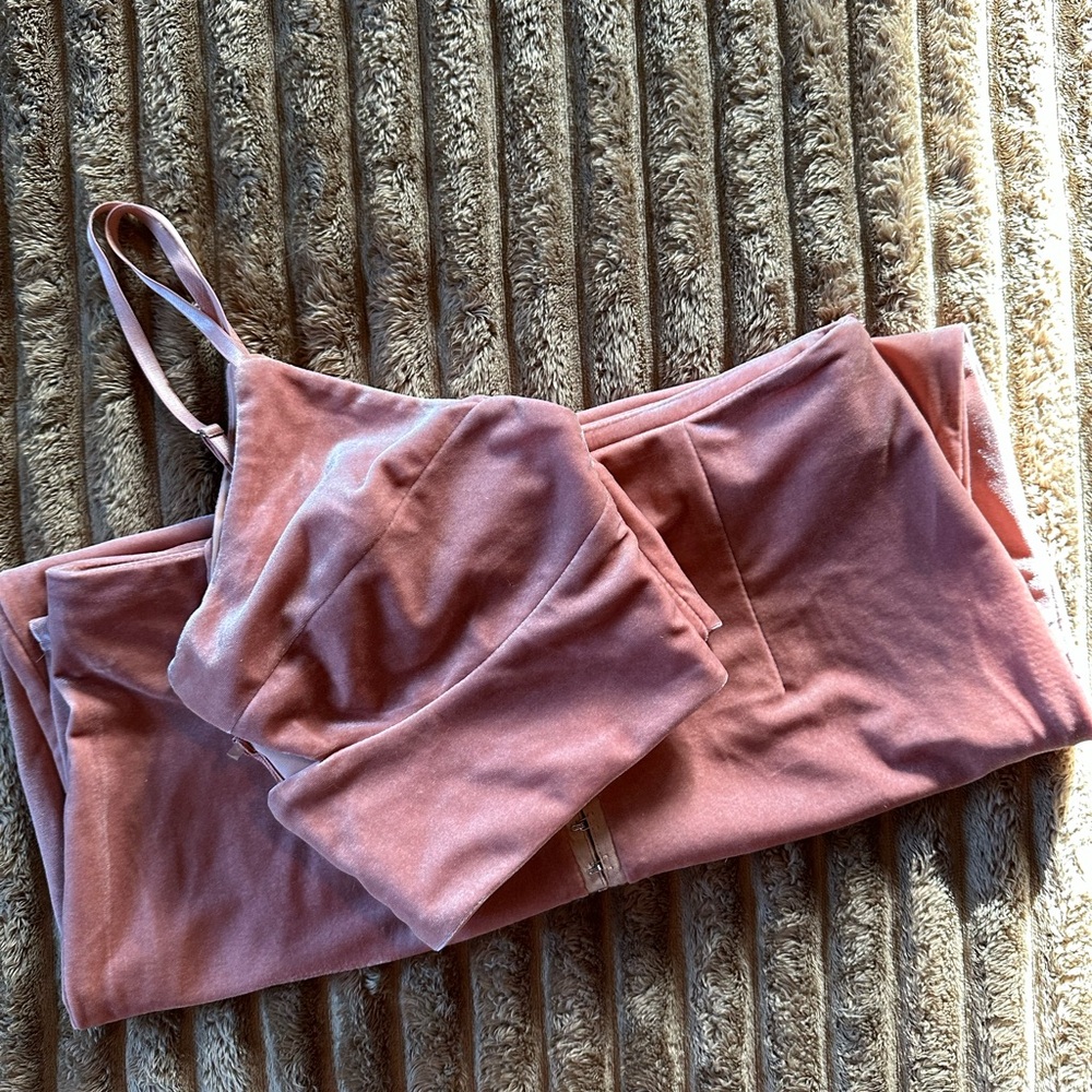 Pink Velvet Set - Picture 3 of 5